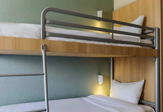 Room, Quadruple, Double and Twin Beds, B&B Hotel Nancy Laxou Zenith 1/3