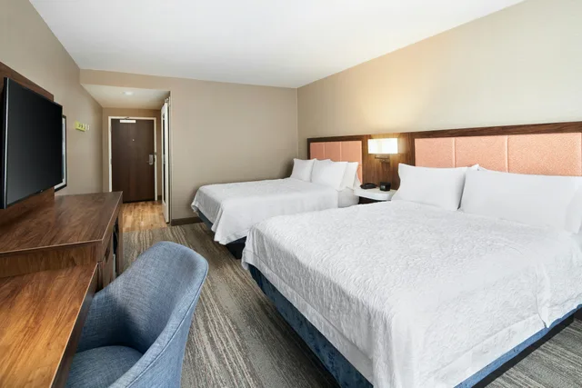 غرفة قياسية بسريرين كوين، Hampton Inn Clewiston 2/5