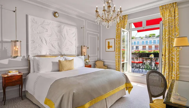 غرفة ديلوكس بسرير كينج وسرير فردي، Hotel Plaza Athenee 1/3