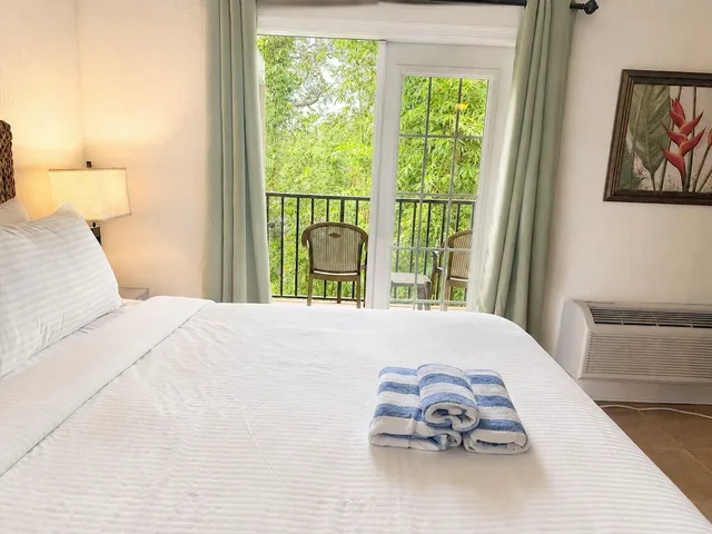 غرفة أساسية بسرير كوين، Beso Del Sol Resort 8/10