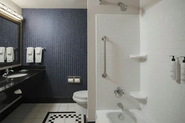 جناح بسرير كينج مع أريكة، Fairfield Inn Suites By Marriott Louisville East 6/6