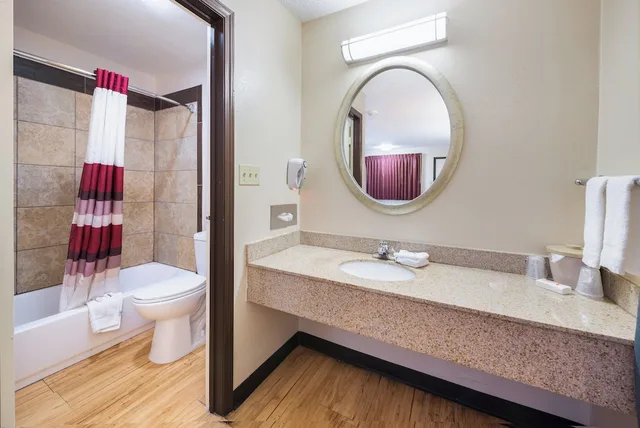 غرفة قياسية بسرير كوين، Red Roof Inn Columbus - Grove City 5/5