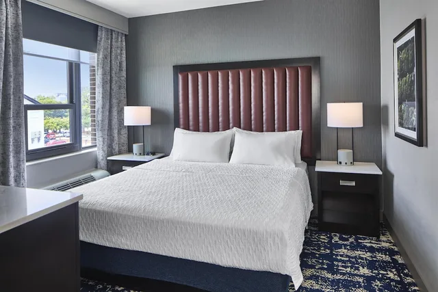 Room, King Bed, Courtyard Area، Homewood Suites by Hilton Savannah Historic District/Riverfront 1/2