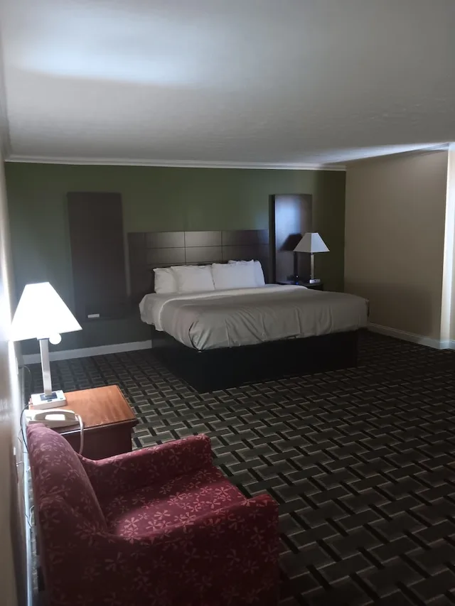غرفة بسرير كينج لذوي الإعاقة، Quality Inn Harrodsburg-Danville 5/9