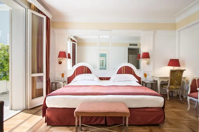 غرفة ديلوكس بسرير مزدوج أو سريرين منفصلين بشرفة، Grand Hotel Des Bains 5/6