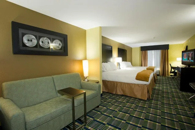 غرفة بسريرين كوين لذوي الإعاقة، Holiday Inn Express Suites Morrilton 1/2