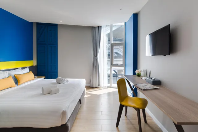 Connecting, Hotel Tranz 1/1