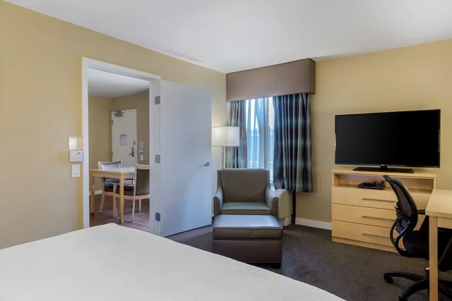 جناح بسرير كينج مع أريكة لذوي الإعاقة، Best Western Plus South Coast Inn 5/8