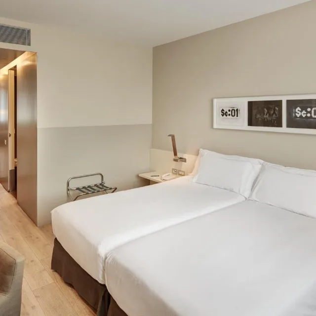 غرفة ثلاثية، SERCOTEL AMISTER ART HOTEL 2/8