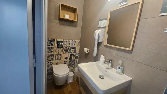 غرفة ثلاثية، Hotel Les Pieux 5/7