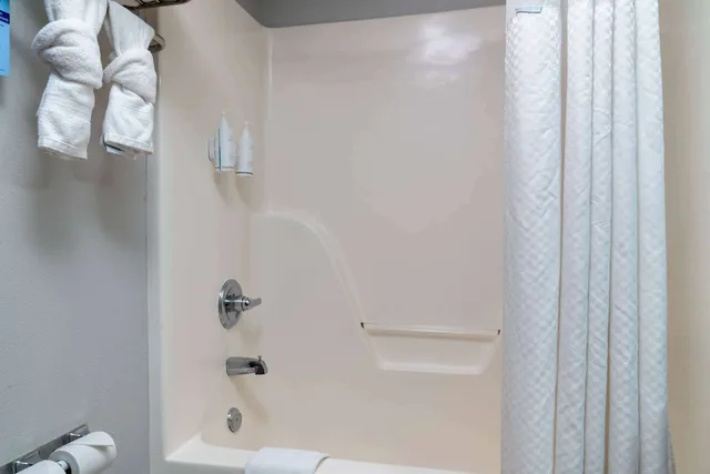 جناح استوديو بسريرين كوين، Microtel Inn and Suites by Wyndham Pigeon Forge 8/8