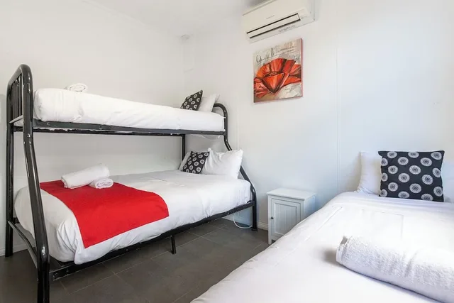 3 Bedrooms, Pinnacle, Cottage, 1 Queen and 1 Single Bed, King and Queen Bed, Bunk Bed، The Grampians Motel 5/10