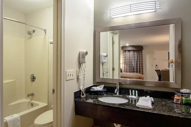 غرفة بسرير كينج للمدخنين، Quality Inn Lagrange East I-85 4/5