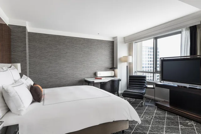 Skyline, Signature, King Bed, High Floor، Swissotel Sydney 3/6