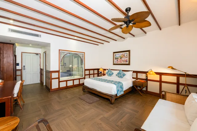 Room, King Bed, Pool View, Mybanlao Hotel 4/10