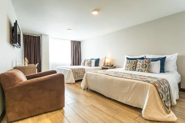 غرفة قياسية بسريرين منفصلين وسريرين كينج، Hotel Carretero 2/4
