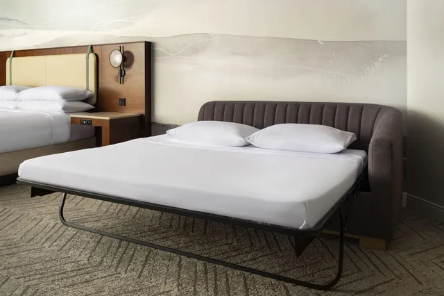 غرفة بسرير مزدوج بإطلالة على المدينة، Marriott Long Beach Downtown 2/3
