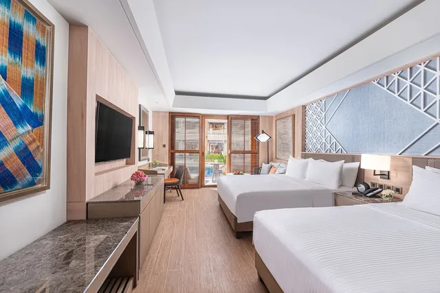 Premier, 1 Queen and 1 Single Bed, Direct Pool Access، Henann Premier Coast Resort 1/1