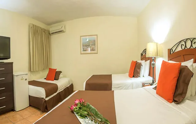 غرفة ثلاثية بثلاثة أسرّة، Hotel Marela 2/3