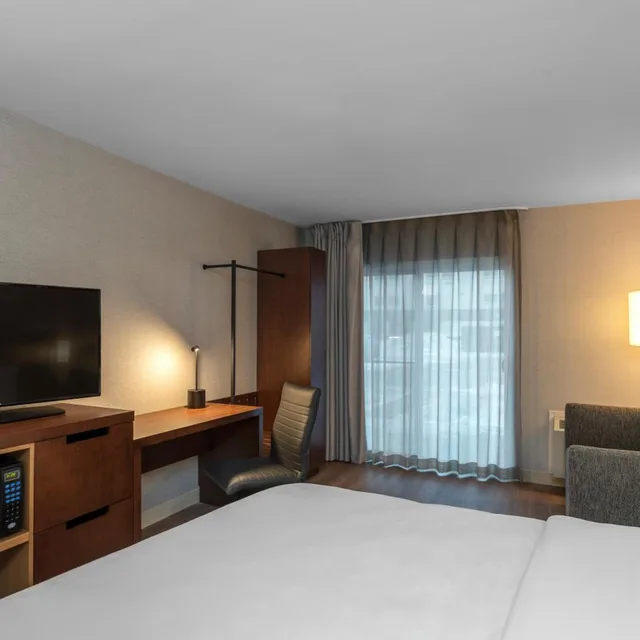 غرفة سوبيريور بسرير كينج، Comfort Inn Cambridge - Highway 401 5/10