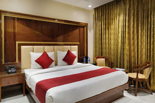 غرفة ديلوكس بسرير كينج، HOTEL GRAND PLAZA. 2/8