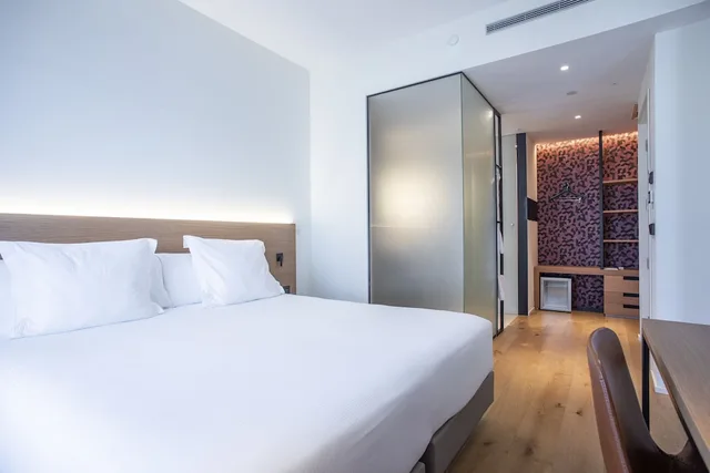 Standard, Twin Beds, Paxton Barcelona 1/3