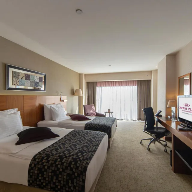 غرفة بريميوم بسرير فردي، Crowne Plaza Istanbul Harbiye Hotel 7/10