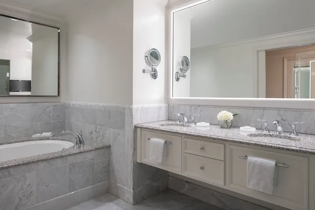 1 Bedroom, West Lake, Suite, King Bed, Corner, Four Seasons Hotel Westlake Village 5/7