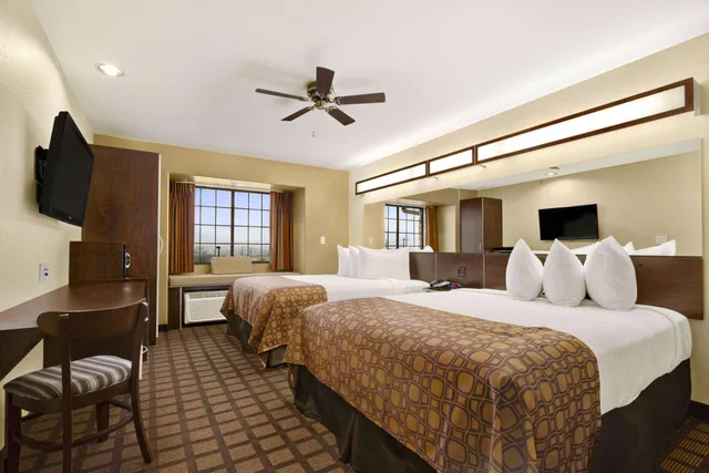 غرفة بسريرين كوين، Microtel Inn and Suites By Wyndham Round Rock 1/1