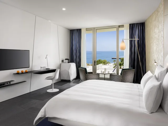 غرفة بسرير كينج بإطلالة على البحر، Swissotel Resort Bodrum Beach 1/5