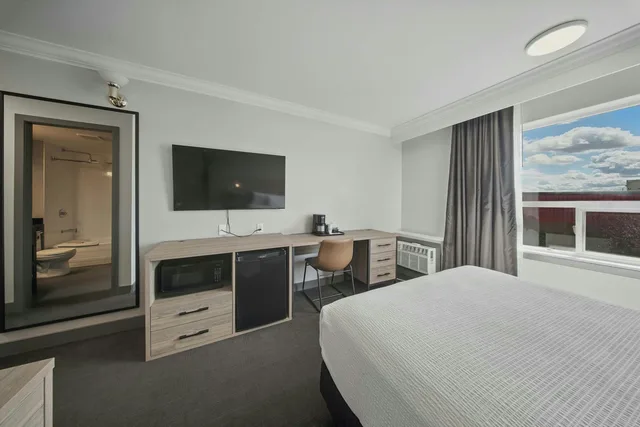 غرفة قياسية بسرير كوين، Sandman Hotel Red Deer 4/5