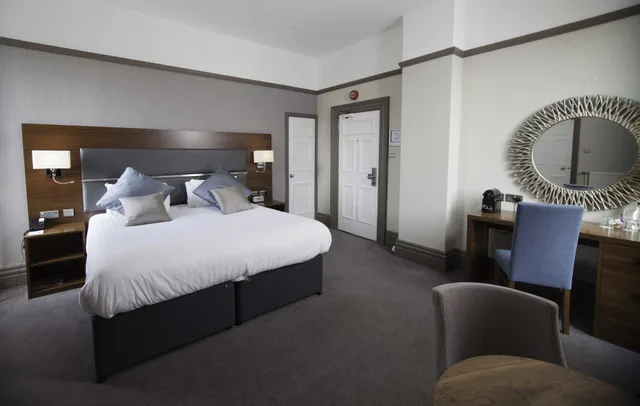 Duplex, Deluxe, Double Bed, Two Story، Best Western Chilworth Manor Hotel 4/10
