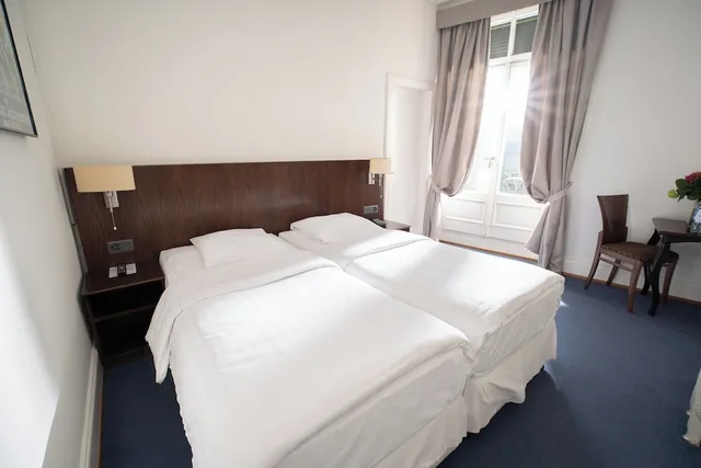 غرفة اقتصادية بسريرين منفصلين، J5 Hotels Helvetie Montreux 1/4