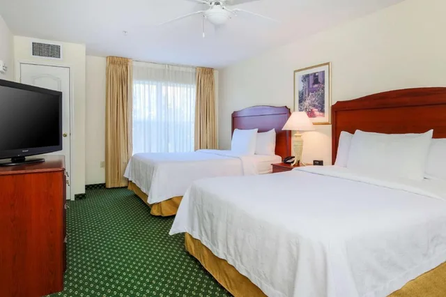جناح بسريرين كوين مع أريكة لذوي الإعاقة، Homewood Suites By Hilton Sacramento Roseville 1/6