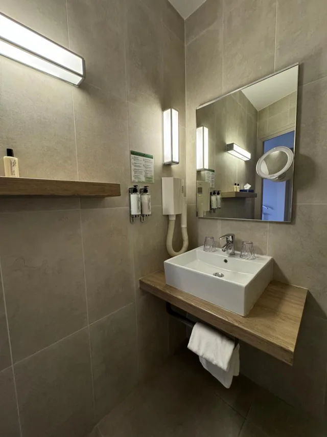 غرفة بسرير مزدوج بإطلالة على المسبح بشرفة، Boutique Hotel and Spa la Villa Cap Ferrat 5/5