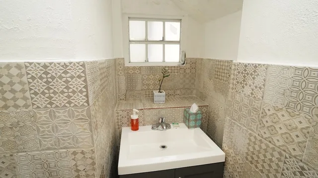 غرفة بسرير كوين، The Pelican Poshtel 7/7