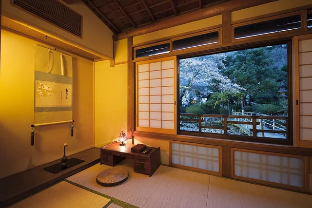 غرفة يابانية صغيرة بحمام مشترك، Amami Onsen Nanten-En 1/2