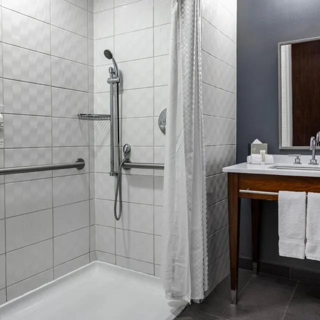غرفة كلاسيكية بسرير كينج، Le Meridien Atlanta Perimeter 7/10