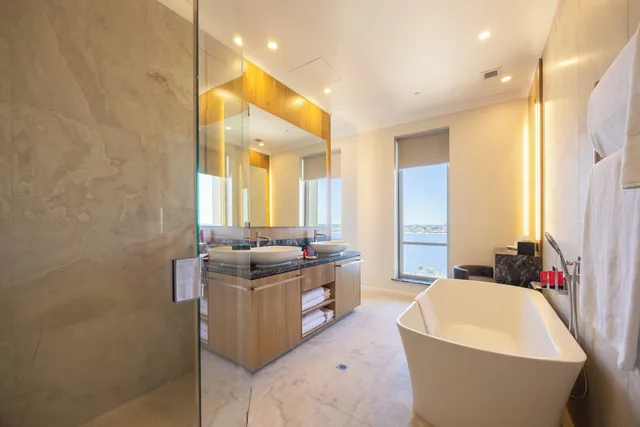 جناح، Duxton Hotel 5/5