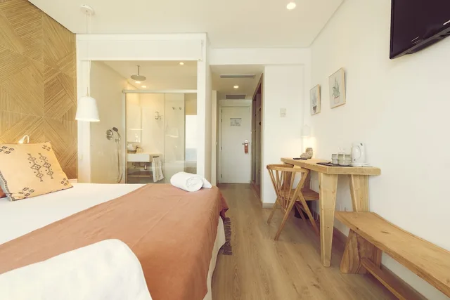 غرفة قياسية بسرير مزدوج بإطلالة على البحر، ICON Valparaiso - Adults Only 3/5