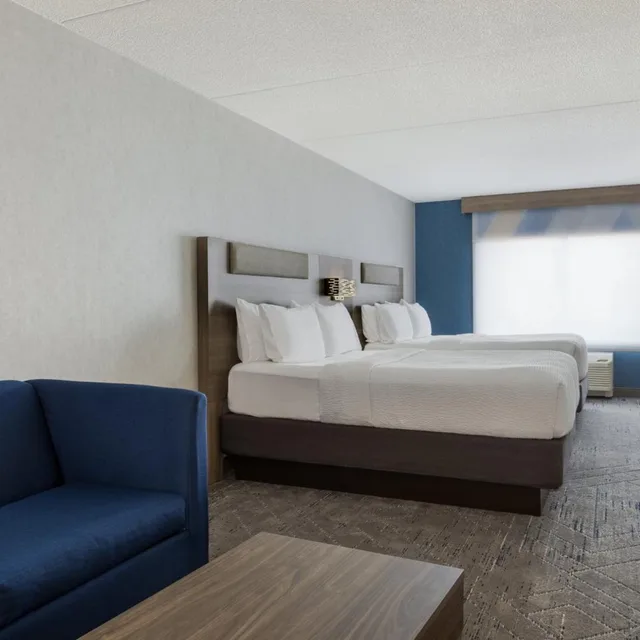 جناح بسريرين كوين مع أريكة، Holiday Inn Express And Suites Ottawa East Orleans 3/10