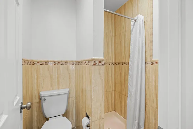 غرفة بسرير كينج، Rodeway Inn Commerce - Los Angeles 5/5