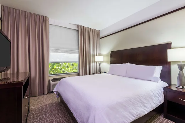 جناح بسرير كينج مع أريكة، Hilton Garden Inn West Palm Beach Airport 1/6
