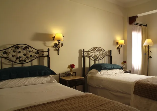 Superior, Twin Beds, Hotel Asturias 1/2