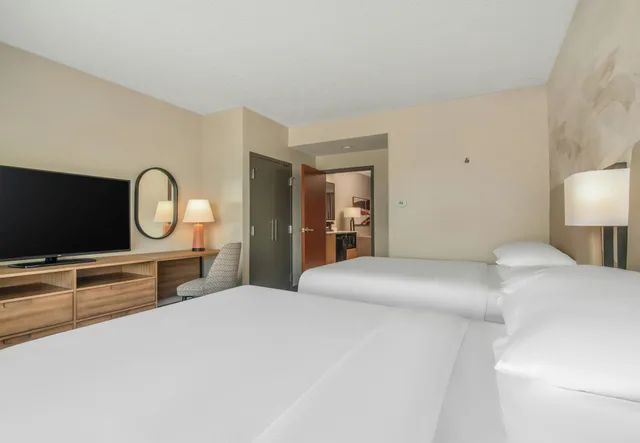 جناح ركني بسريرين كوين بغرفتين، Embassy Suites by Hilton Albuquerque 1/4