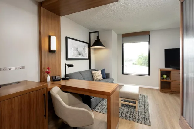 جناح بسرير كينج بغرفة نوم واحدة مع أريكة لذوي الإعاقة، Hyatt Place Bayamon 2/2