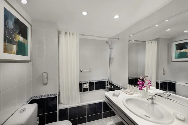 استوديو عائلي، Savoy Central Hotel Apartments 1/1