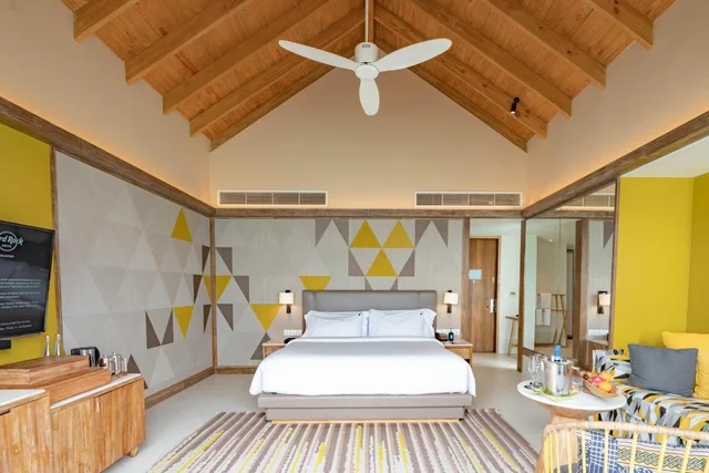 Diamond, Overwater, Villa, King Bed, Private Pool، Hard Rock Hotel Maldives 3/4