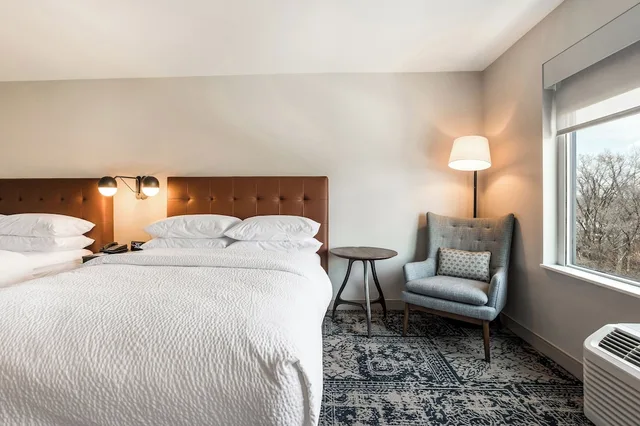 غرفة بسريرين كوين لذوي الإعاقة، Four Points By Sheraton Elkhart 2/8
