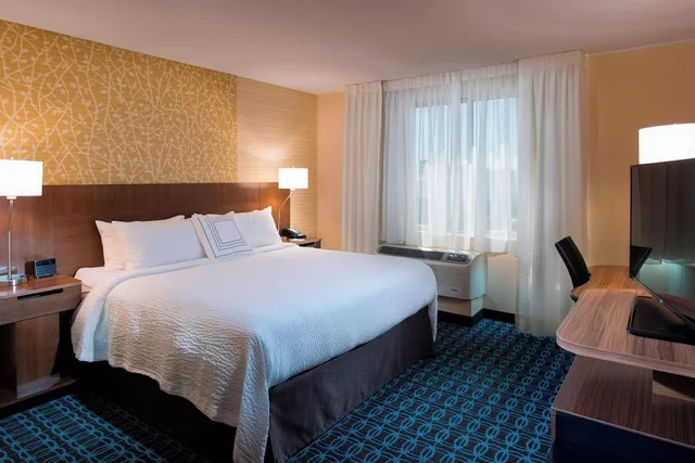 غرفة بسرير كينج بشرفة لذوي الإعاقة، Fairfield Inn Suites Scottsbluff 1/2